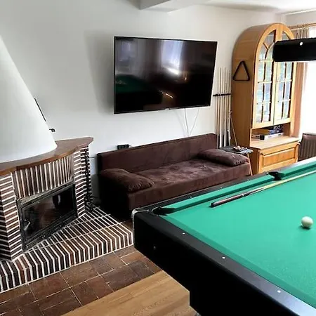 Grosse Mit Billardtisch Appartement *